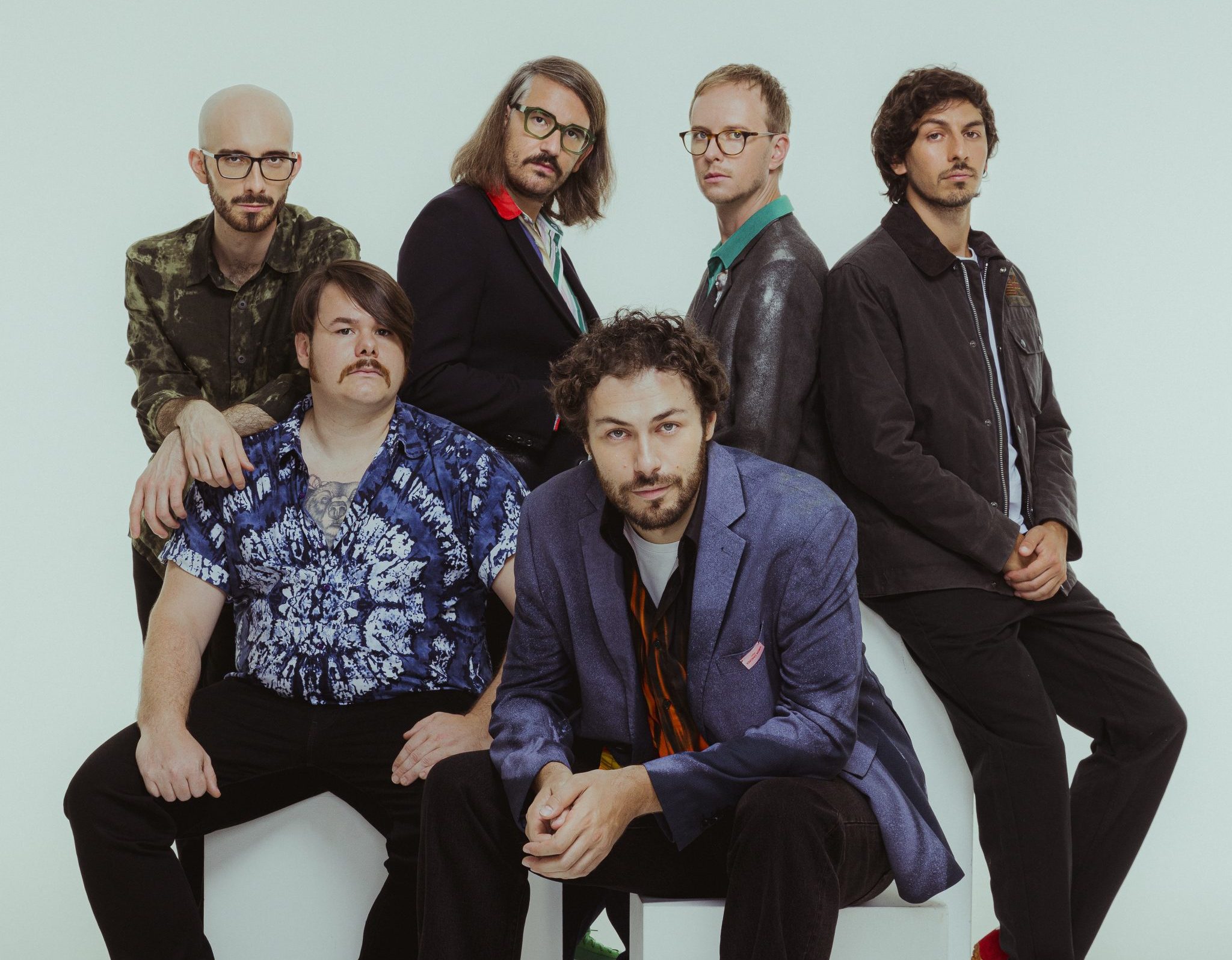 Pinguini Tattici Nucleari al Vulcano Buono di Nola: firmacopie di "Hello World"