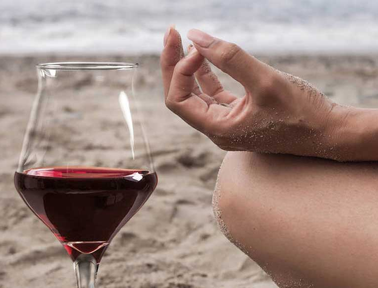 Vino e Yoga a Sant'Antimo tra relax e beneficenza