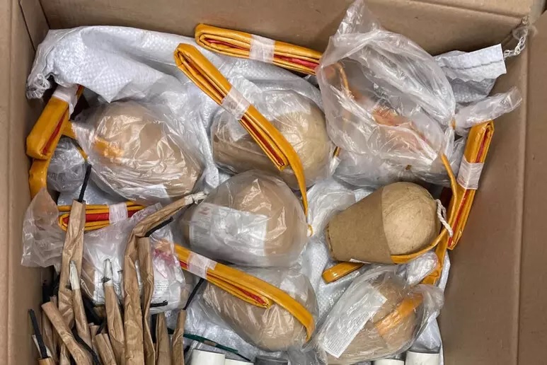 Poggioreale, botti illegali in casa: 24enne arrestato