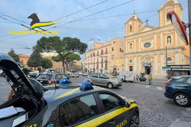 Controlli per le strade di Portici, sequestri e denunce