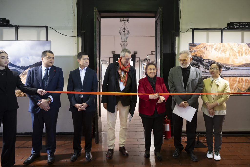 Al Maschio Angioino "ASIA" la mostra fotografica di Massimo Saretta Al Maschio Angioino "ASIA" la mostra fotografica di Massimo Saretta