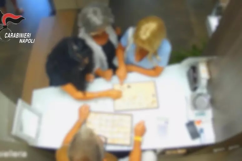 Ercolano, furto gioielli per 60mila euro: 2 donne arrestate