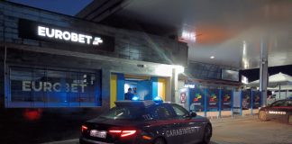Avella, rapina in un centro scommesse: è caccia ai ladri
