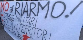 Campi Flegrei, sit-in a Bagnoli con cuscini notti insonni
