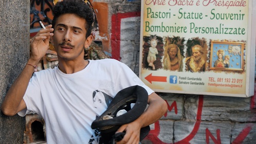 AstraDoc ultima da 2anews.it AstraDoc ultima tappa tra la resistenza degli artigiani e un ritratto della Napoli più autentica