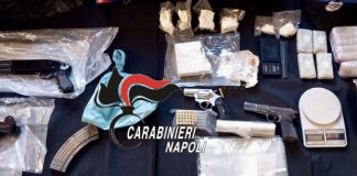 Torre Annunziata, rione carceri: ritrovate armi e droga