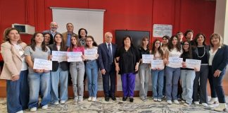 Aversa, al Liceo Classico “Cirillo” premiati i vincitori del concorso giornalistico dedicato a Maria Elvira Virgilio Aversa, al Liceo Classico “Cirillo” premiati i vincitori del concorso giornalistico dedicato a Maria Elvira Virgilio