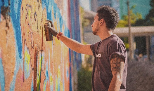 arte e rigenerazione urbana a napoli nord un bando a sostegno della produzione artistica per giovani under 35 da 2anews.it arte e rigenerazione urbana a napoli nord un bando a sostegno della produzione artistica per giovani under 35