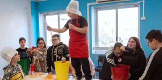 Al Teatro San Ferdinando torna Arrevuoto diciannovesimo movimento con lo spettacolo Zampette Rosse Arrevuoto diciannovessimo movimento con lo spettacolo Zampette Rosse al Teatro San Ferdinando