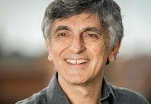 Il teatro arriva in televisione con Vincenzo Salemme, protagonista della sua nuova commedia "Ogni promessa &egrave; debito".&nbsp;