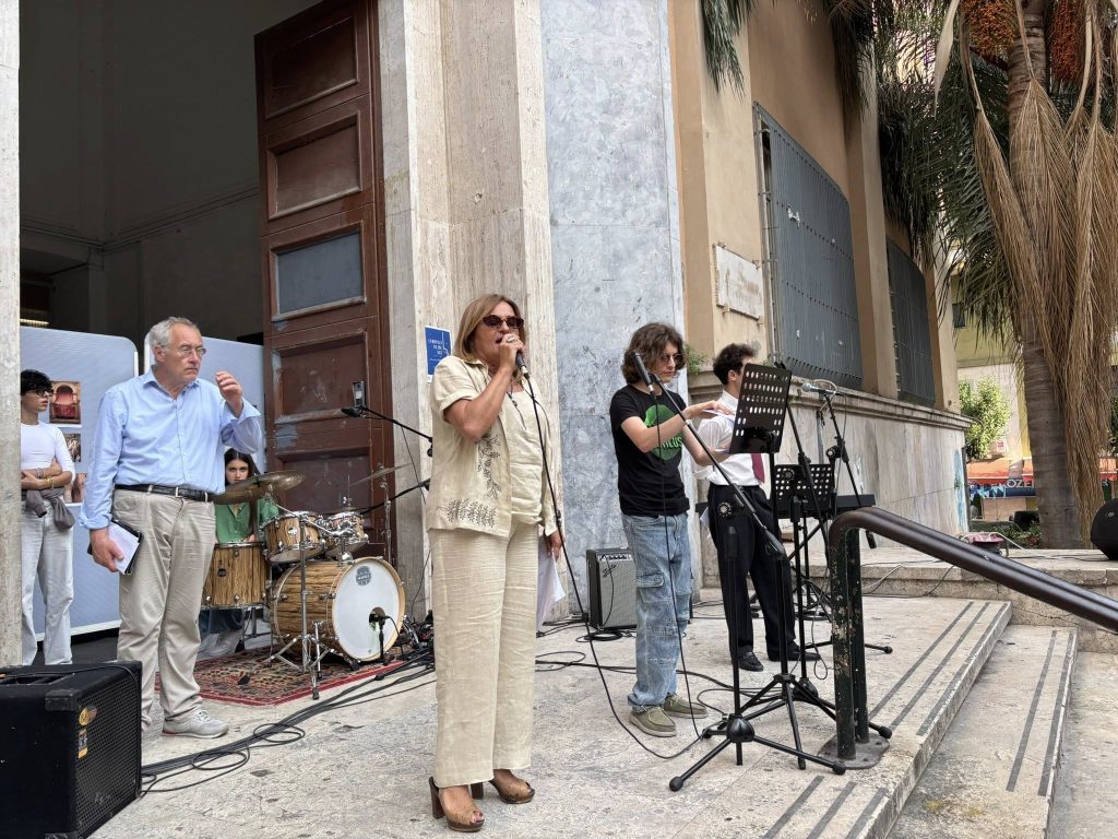 pace il concerto del liceo umberto i si apre con il silenzio contro la violenza