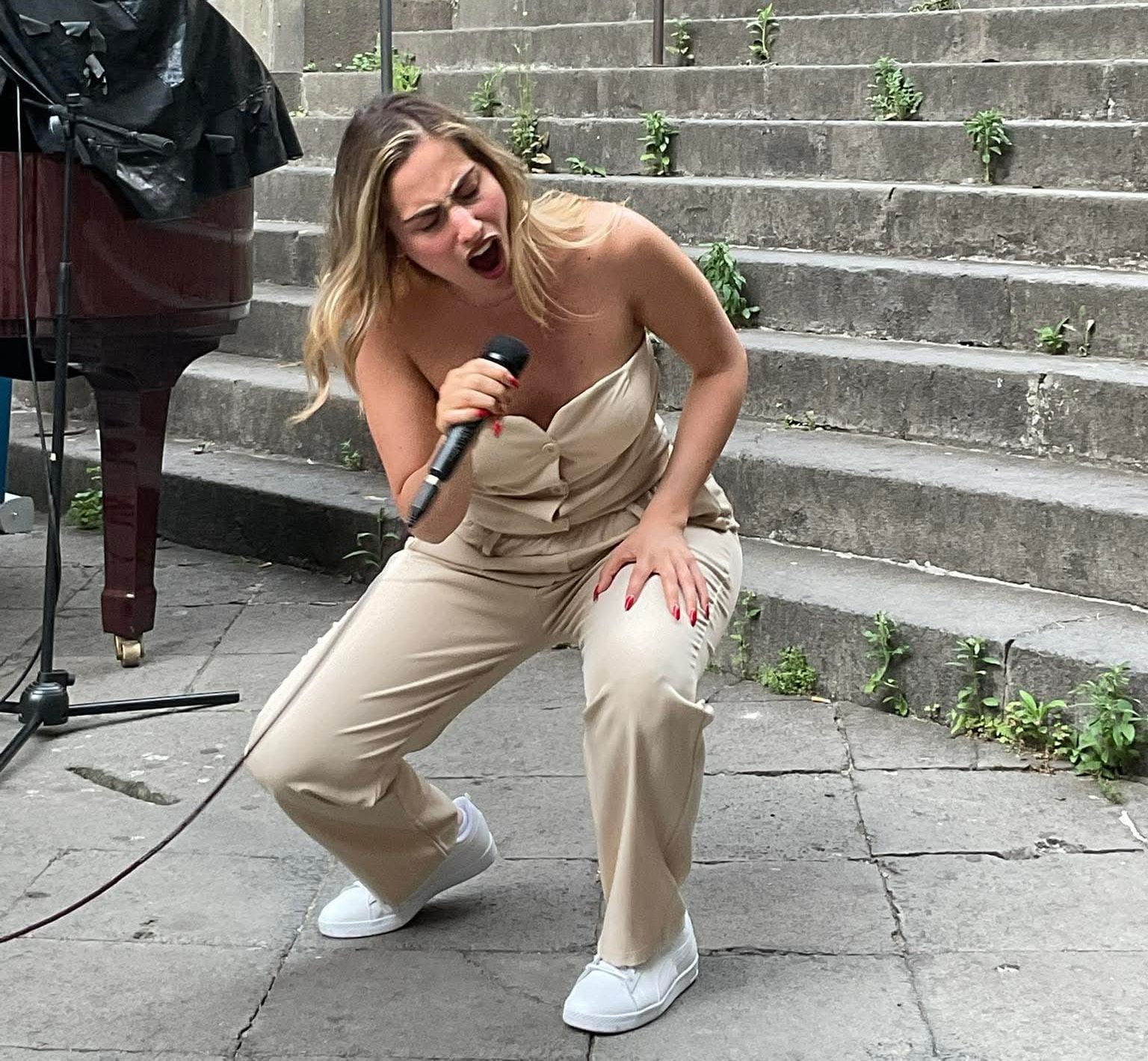 Festa della Musica 2025, le voci di Giorgia Cacciapuoti e Laura Palumbo incantano via Filangieri Festa della Musica 2025, le voci di Giorgia Cacciapuoti e Laura Palumbo incantano via Filangieri