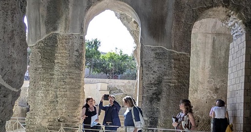 campi flegrei riaprono piscina mirabilis cento camerelle e le prigioni del castello di baia