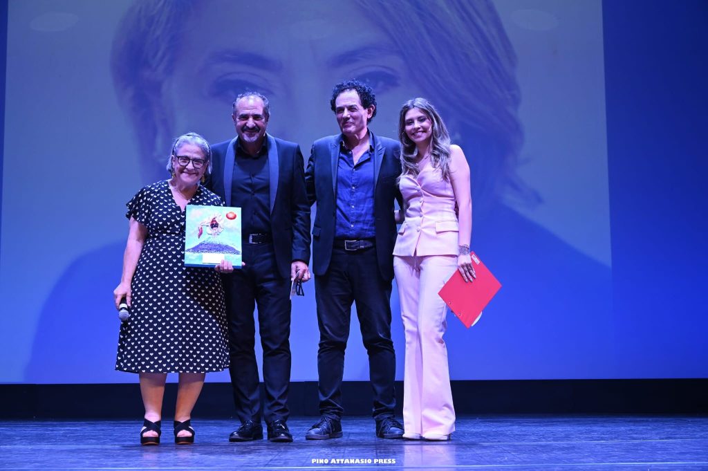 Successo al Teatro Diana per la quarta edizione del Premio Umberto Bellissimo Successo al Teatro Diana per la quarta edizione del Premio Umberto Bellissimo
