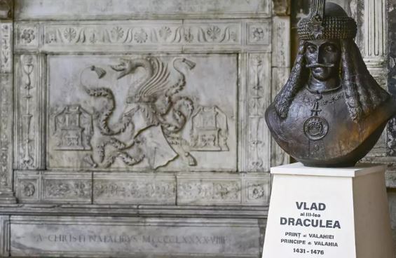 il conte dracula sepolto a napoli decifrata l8217iscrizione