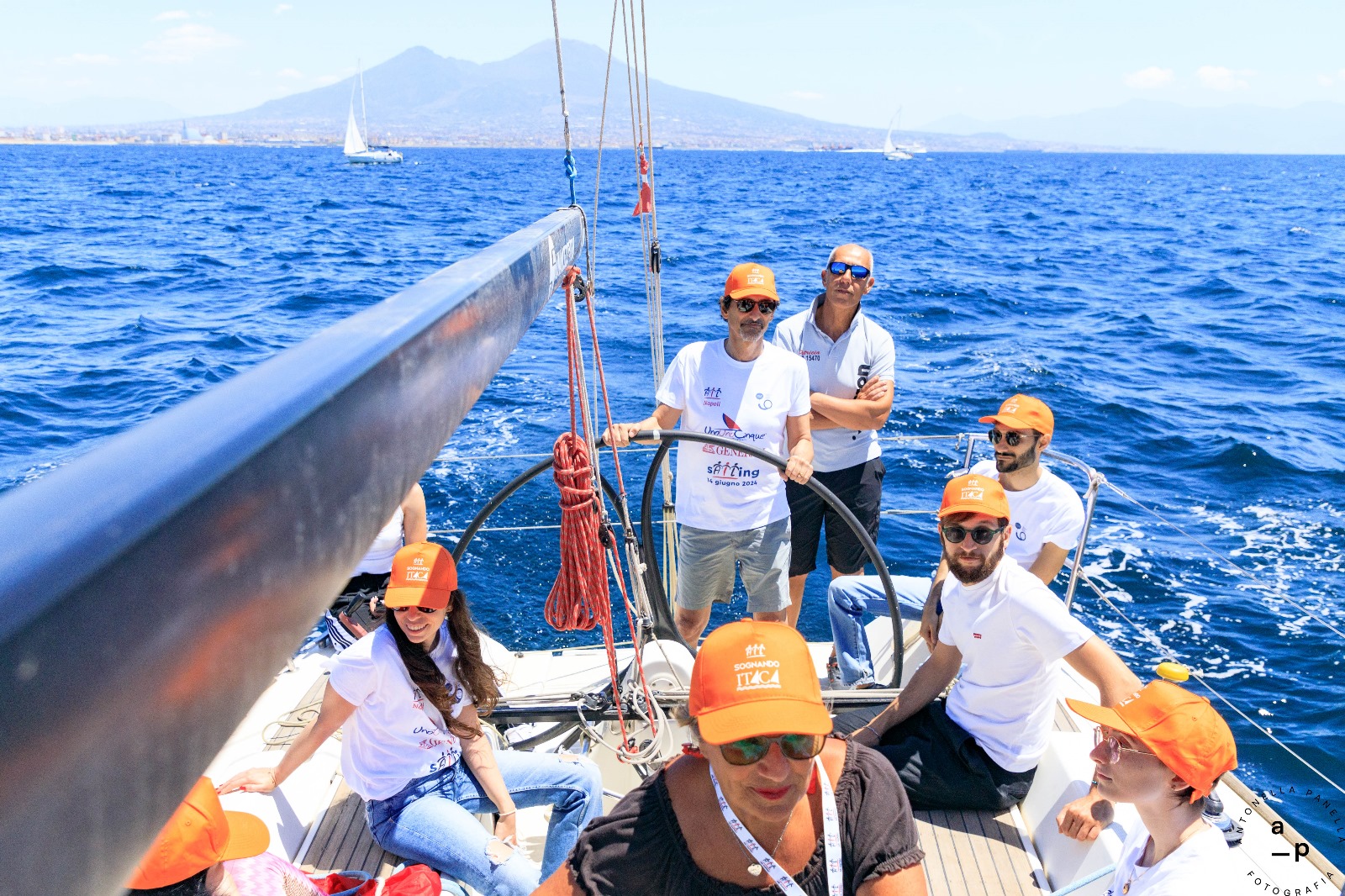 uscita in barca a vela per pazienti oncologici ed ematologici nel golfo di napoli