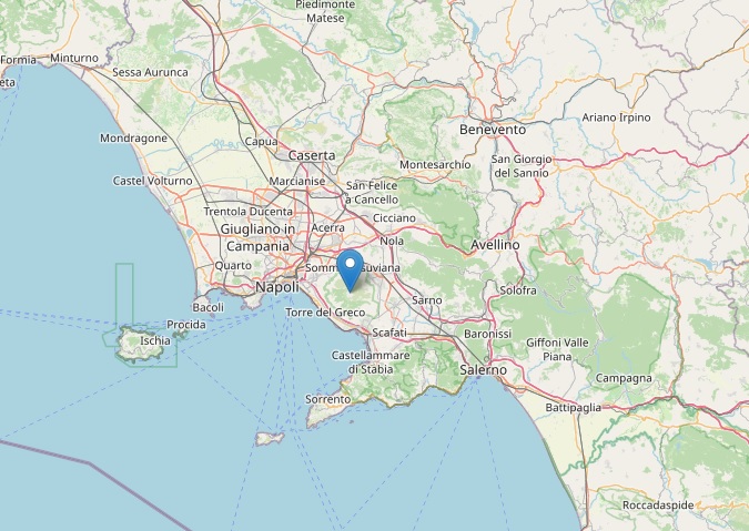 terremoto a napoli 3 scosse nel cuore della notte sul vesuvio