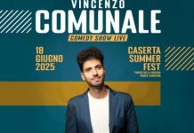 Vincenzo Comunale in Comedy Show Live scena a Caserta