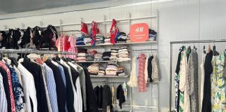 Con Fondazione Progetto Arca arriva a Napoli il Guardaroba solidale