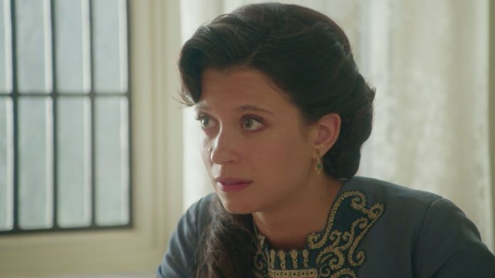 La promessa, anticipazioni al 22 novembre: Catalina non trova l'intesa con il padre