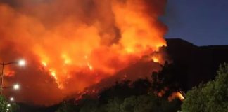 Vesuvio, fiamme ancora alte: attivato tavolo il Prefettura