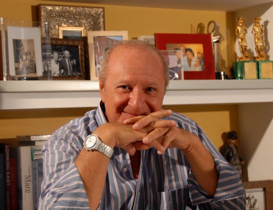 Premio San Gennaro World 2025 presentato da Gianni Simioli sul Sagrato del Duomo di Napoli