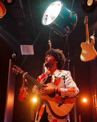 Premio San Gennaro World 2025 presentato da Gianni Simioli sul Sagrato del Duomo di Napoli