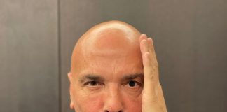 Premio San Gennaro World 2025 presentato da Gianni Simioli sul Sagrato del Duomo di Napoli