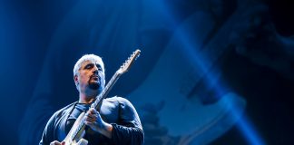 Pino Daniele, a Napoli una targa dedicata a "Napule è"