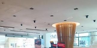 Motor Show, sulla pista del jampo sfrecciano moto e supercar