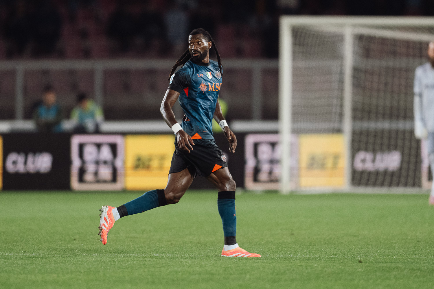 calcio napoli tre punti a lecce 1 0 da 2anews.it calcio napoli tre punti a lecce 1 0