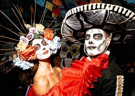Il “Día de los Muertos” travolge la Campania: magia messicana e nuove date all’Umoya Il “Día de los Muertos” travolge la Campania: magia messicana e nuove date all’Umoya