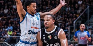 Napoli Basket, esordio amaro: ko a Bologna contro i campioni