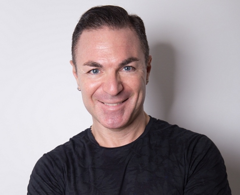 Al Teatro Sala Molière di Pozzuoli arriva il recital “Perle Rare” di e con Fabio Brescia