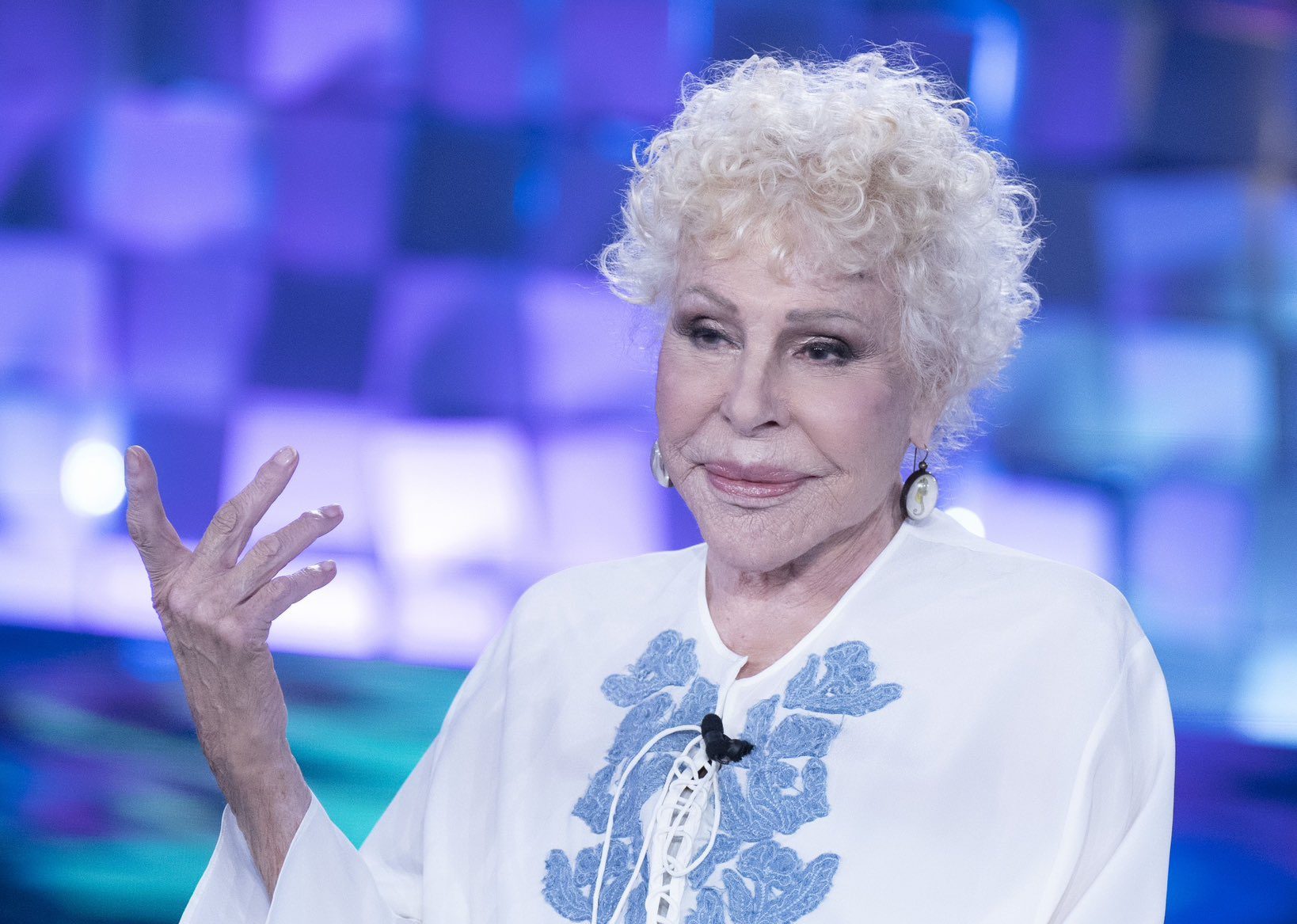 addio a ornella vanoni la cantante aveva 91 anni