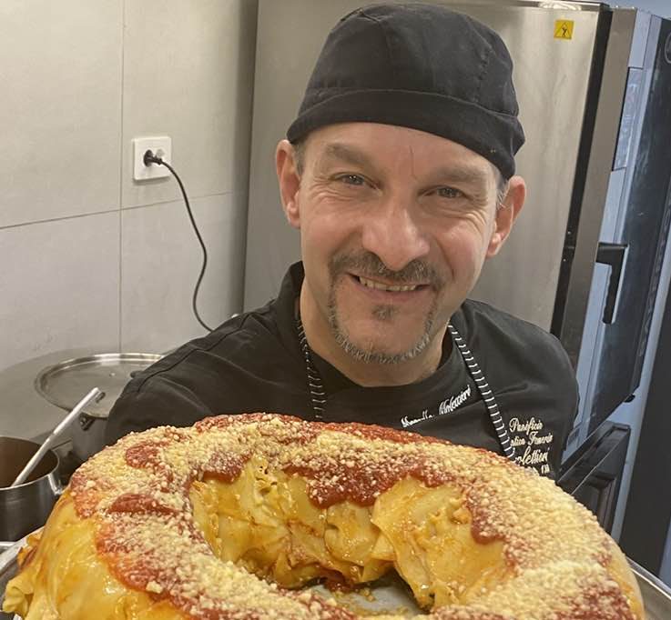 A Santa Sofia, la seconda edizione di “Napoli in… mensa 2.0” A Santa Sofia, la seconda edizione di “Napoli in… mensa 2.0”