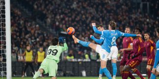 Il Calcio Napoli vince all'Olimpico e vola in testa alla classifica