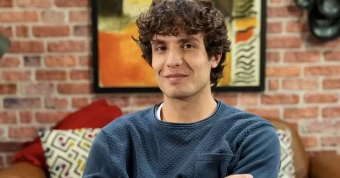 Un Posto al Sole, anticipazioni al 28 novembre: Vinicio smaschera il fratello Un Posto al Sole, anticipazioni al 28 novembre: Vinicio smaschera il fratello