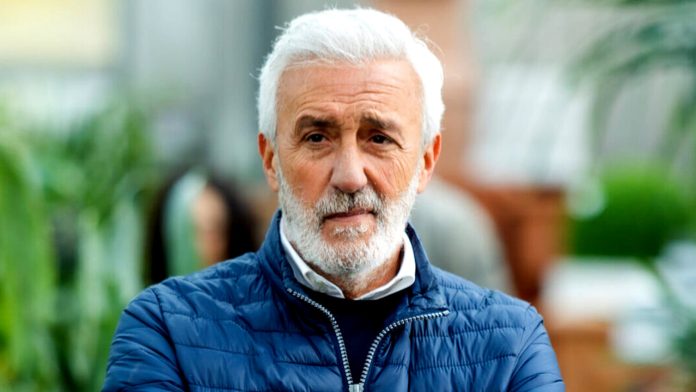 Un Posto al Sole, anticipazioni al 21 novembre: Raffaele valuta il suo futuro Un Posto al Sole, anticipazioni al 21 novembre: Raffaele valuta il suo futuro