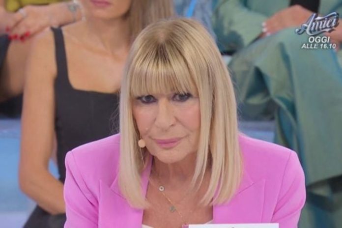 Uomini e Donne, registrazione 25 novembre: Gemma bacia Antonio Uomini e Donne, registrazione 25 novembre: Gemma bacia Antonio