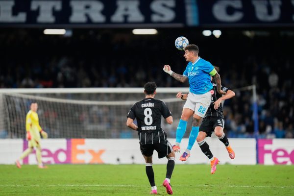 Calcio Napoli – Eintracht Francoforte 0 0: scialbo pareggio al Maradona