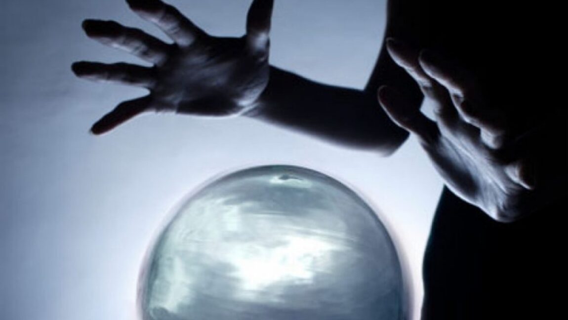 “Parlo con i defunti”: denunciata presunta sensitiva a Napoli “Parlo con i defunti”: denunciata presunta sensitiva a Napoli