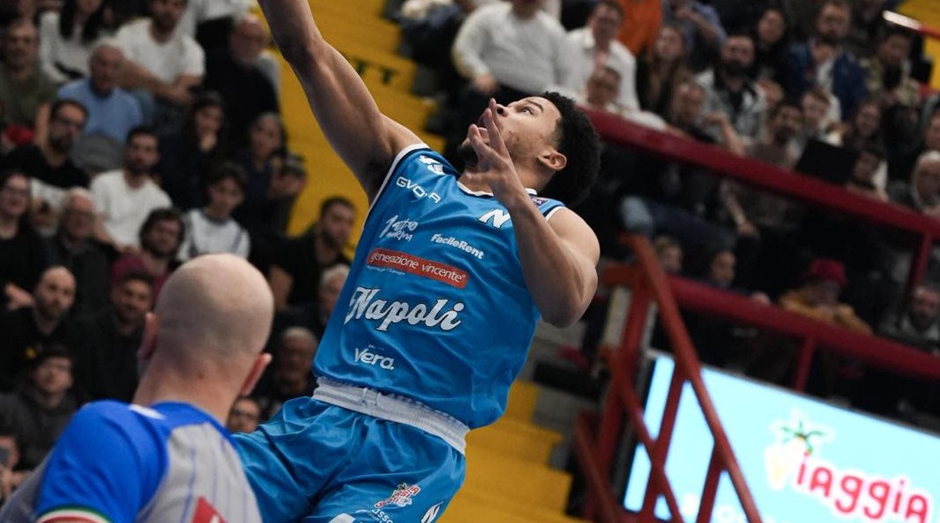 napoli basket cede alla capolista brescia 72 85 all8217alcott arena da 2anews.it napoli basket cede alla capolista brescia 72 85 all8217alcott arena