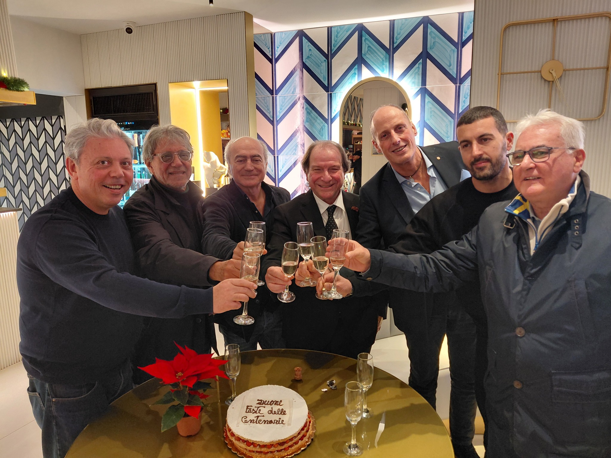 Le Centenarie, gli auguri di Natale e il futuro con la guida di Gennaro Luciano