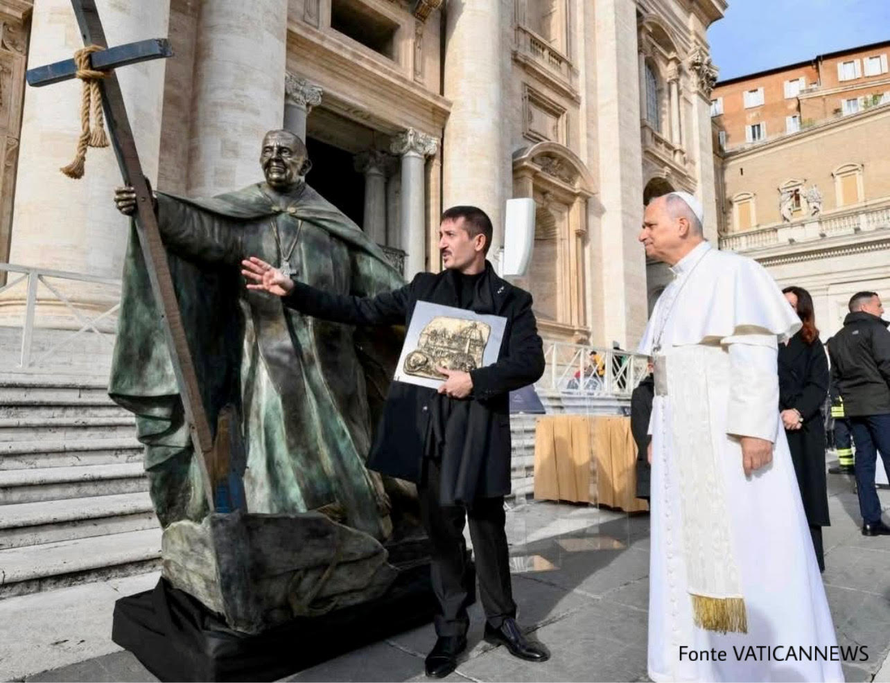 dal naufragio alla misericordia l8217artista sepe offre la sua opera a papa leone xiv da 2anews.it dal naufragio alla misericordia l8217artista sepe offre la sua opera a papa leone xiv