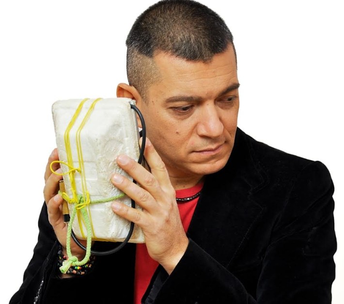 al teatro sala moli232re di pozzuoli arriva maurizio capone in junk solo da 2anews.it al teatro sala moli232re di pozzuoli arriva maurizio capone in junk solo