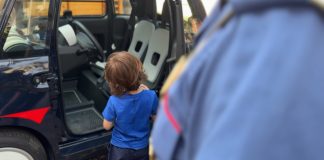 Asilo nido abusivo scoperto a Napoli Est: 14 bambini senza autorizzazioni