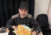 La pizza fritta da Impasto tra memoria e identità