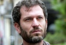 Un Posto al Sole, anticipazioni al 30 gennaio: Eduardo si prepara a un nuovo colpo Un Posto al Sole, anticipazioni al 30 gennaio: Eduardo si prepara a un nuovo colpo