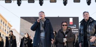 That’s Napoli Christmas Show, in 5.000 in Piazza Municipio per il concerto del Maestro Carlo Morelli